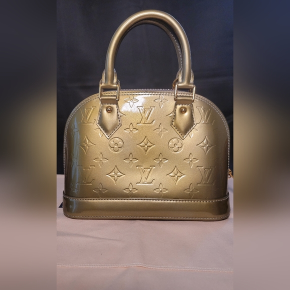(Gaveaway on live on Whatnot at bonita bonita_co) Louis Vuitton Alma bb - Picture 2 of 9